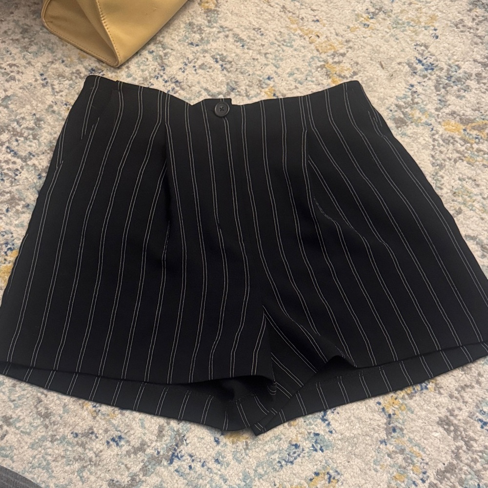 Aritzia Wilfred Black Pinstripe High-Waist Shorts